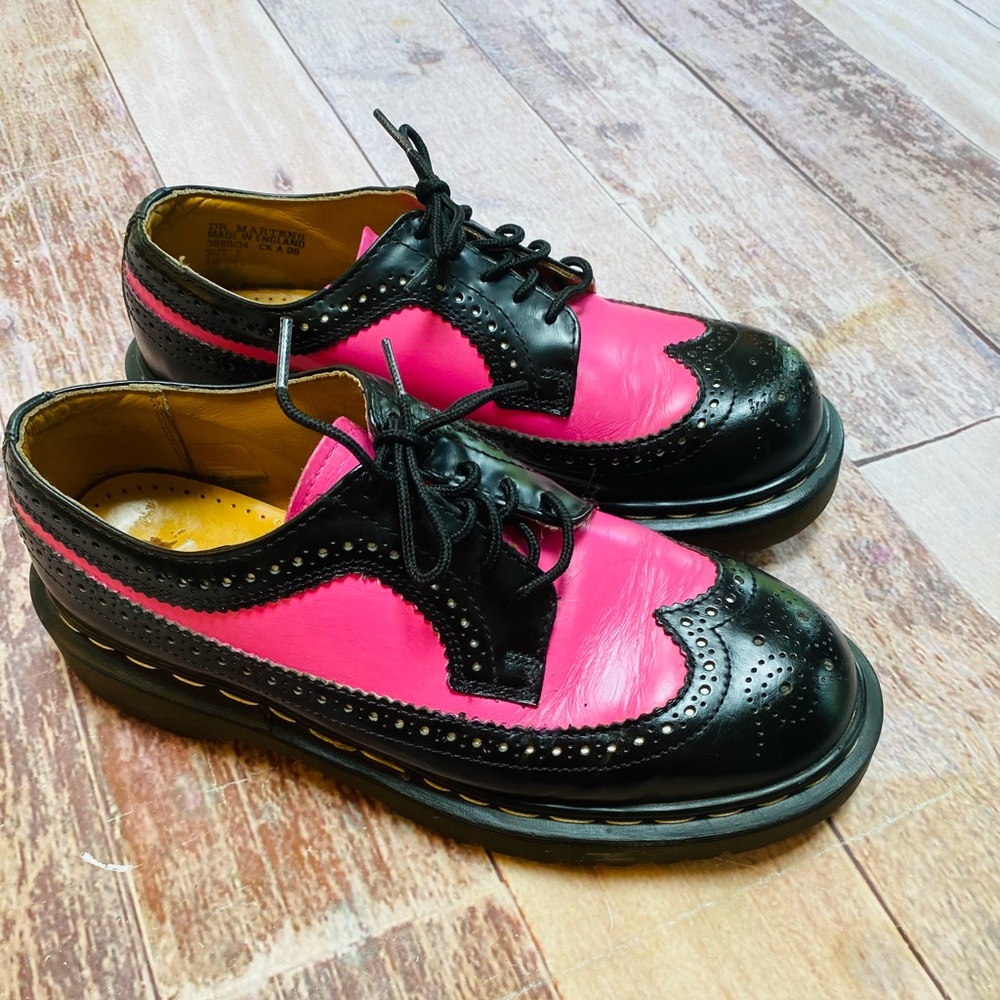 Dr Marten Brogue Wingtip Shoes Black pink size 7